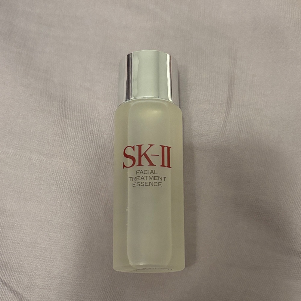 Facial Treatment Essence - Silver and Clear